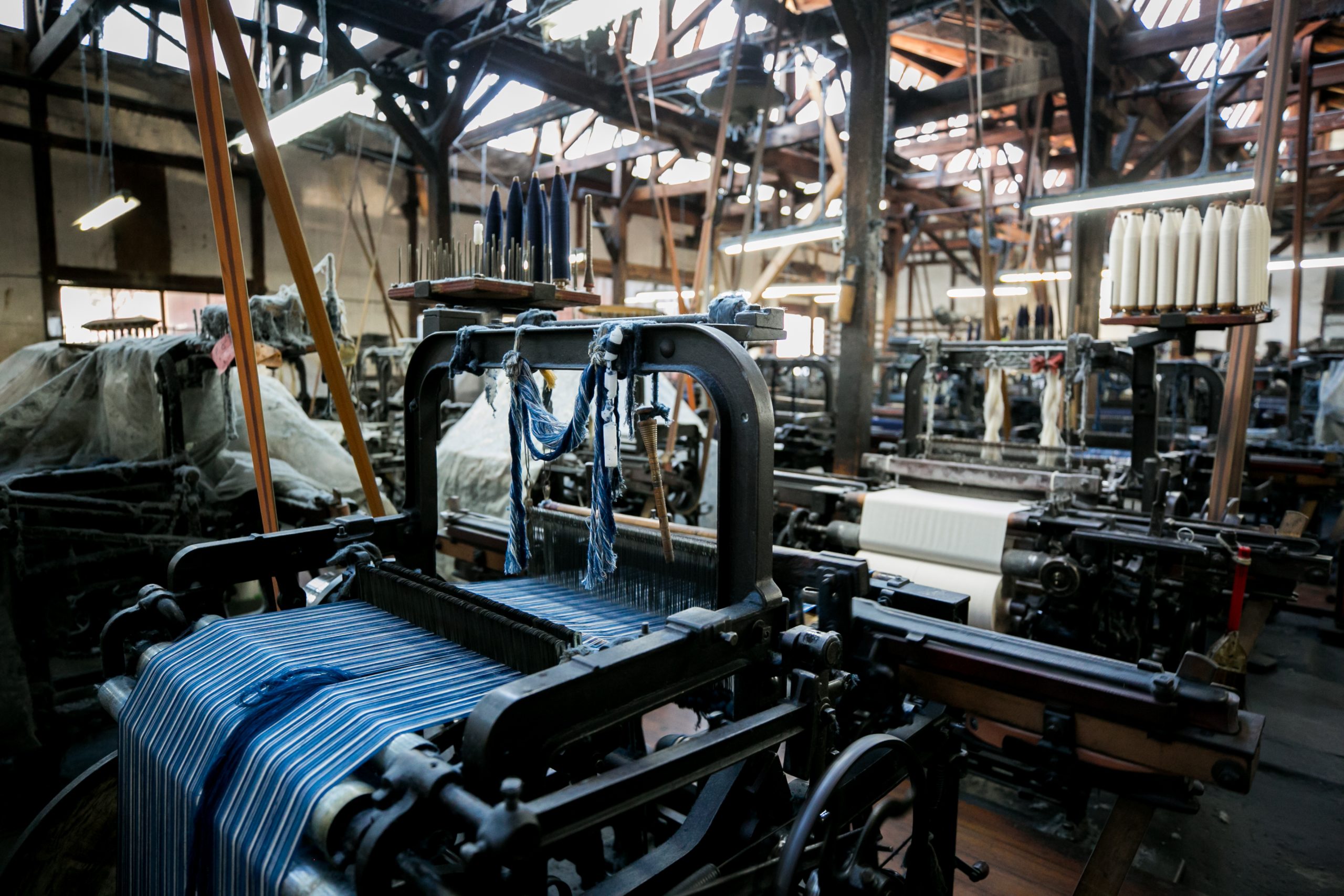 織物工場の機織り機